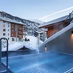 22 Summits Boutique فندق زيرمات