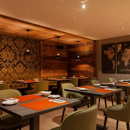 22 Summits Boutique زيرمات