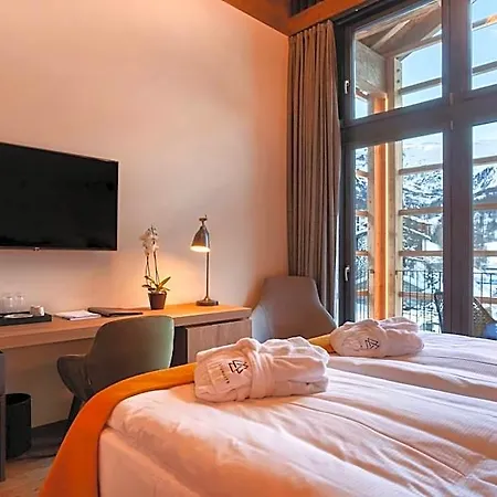 22 Summits Boutique 4*