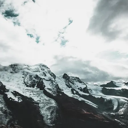 22 Summits Boutique 4*