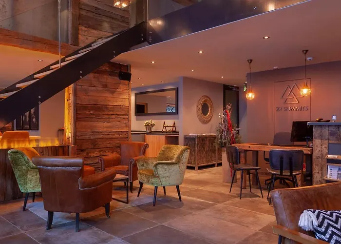 22 Summits Boutique 4*